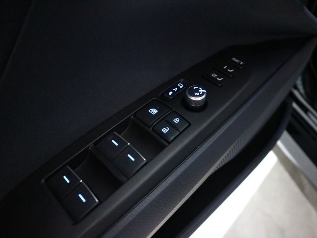 里程履約保證僅跑5萬 油電旗艦版 環景 導航 CARPLAY JBL音響 全景天窗 電動/記憶/通風座椅 盲點 ACC  第8張相片