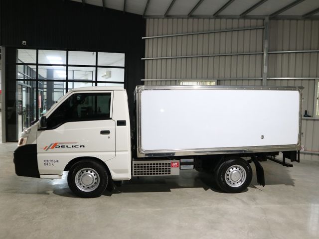 里程履約保證僅跑2萬 自排冷凍廂-20度 自動頭燈 定速巡航 前後行車紀錄器 電動窗 冷暖空調 霧燈 皮椅 胎壓監控  第3張相片