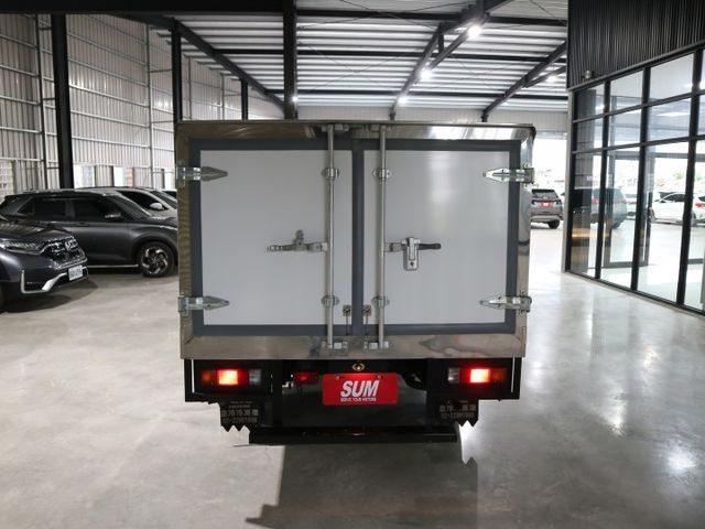 里程履約保證僅跑2萬 自排冷凍廂-20度 自動頭燈 定速巡航 前後行車紀錄器 電動窗 冷暖空調 霧燈 皮椅 胎壓監控  第4張相片