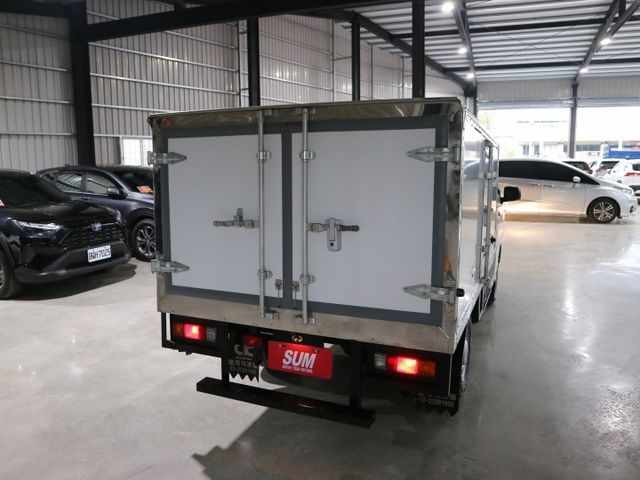 里程履約保證僅跑2萬 自排冷凍廂-20度 自動頭燈 定速巡航 前後行車紀錄器 電動窗 冷暖空調 霧燈 皮椅 胎壓監控  第5張相片