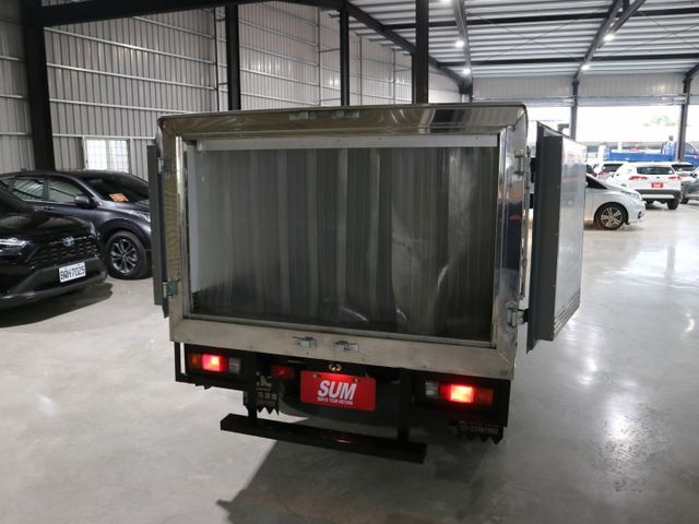 里程履約保證僅跑2萬 自排冷凍廂-20度 自動頭燈 定速巡航 前後行車紀錄器 電動窗 冷暖空調 霧燈 皮椅 胎壓監控  第6張相片