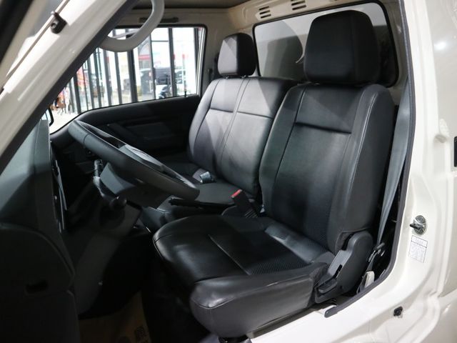 里程履約保證僅跑2萬 自排冷凍廂-20度 自動頭燈 定速巡航 前後行車紀錄器 電動窗 冷暖空調 霧燈 皮椅 胎壓監控  第9張相片