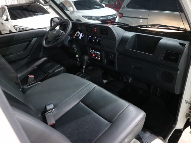 里程履約保證僅跑2萬 自排冷凍廂-20度 自動頭燈 定速巡航 前後行車紀錄器 電動窗 冷暖空調 霧燈 皮椅 胎壓監控  第11張相片