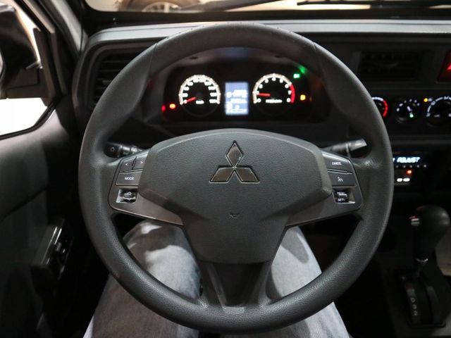 里程履約保證僅跑2萬 自排冷凍廂-20度 自動頭燈 定速巡航 前後行車紀錄器 電動窗 冷暖空調 霧燈 皮椅 胎壓監控  第14張相片