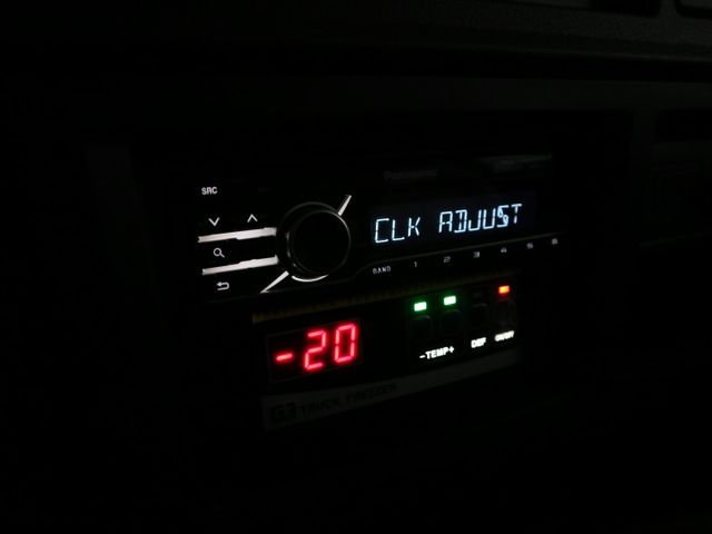 里程履約保證僅跑2萬 自排冷凍廂-20度 自動頭燈 定速巡航 前後行車紀錄器 電動窗 冷暖空調 霧燈 皮椅 胎壓監控  第17張相片