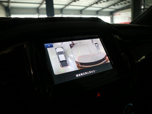 里程履約保證僅跑3萬 頂級運動版 猛禽LOGO 電動座椅 LED日行燈/頭燈 ACC 車道偏離 環景 導航 陡坡緩降  第15張相片