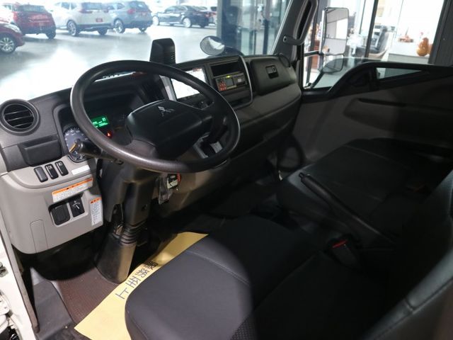 里程履約保證僅跑2萬 四向行車紀錄器 倒車顯影 循跡防滑 霧燈 皮椅 冷暖空調 自動感應頭燈 音響主機 天篷無菸疤  第6張相片