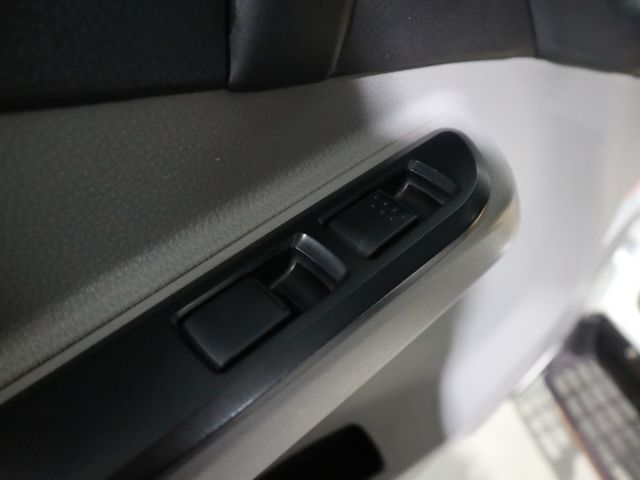 里程履約保證僅跑2萬 四向行車紀錄器 倒車顯影 循跡防滑 霧燈 皮椅 冷暖空調 自動感應頭燈 音響主機 天篷無菸疤  第10張相片