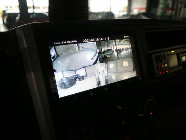 里程履約保證僅跑2萬 四向行車紀錄器 倒車顯影 循跡防滑 霧燈 皮椅 冷暖空調 自動感應頭燈 音響主機 天篷無菸疤  第16張相片