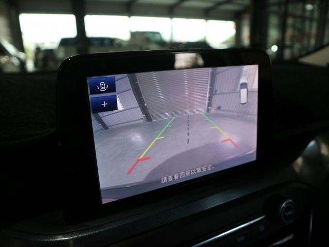 里程履約保證 頂級任性版 LED日行燈/頭燈/尾燈 車道偏離/置中 電動座椅 抬顯 倒車顯影 衛星導航 CARPLAY  第16張相片