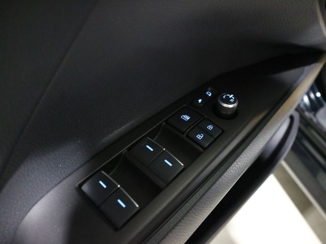里程履約保證僅跑4萬 尊爵版 CARPLAY 抬頭顯示器 LED日行燈/頭燈/尾燈 電動座椅 盲點 ACC 倒車顯影  第8張相片
