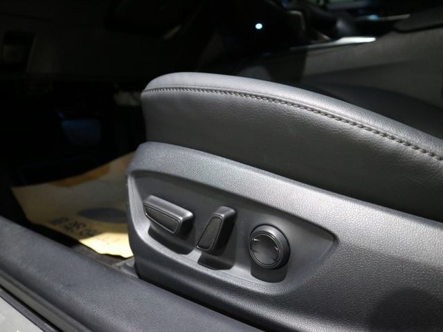 里程履約保證僅跑3萬 尊爵版 CARPLAY 抬頭顯示器 LED日行燈/頭燈/尾燈 電動座椅 盲點 ACC 倒車顯影  第8張相片