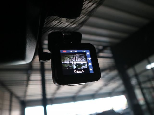 里程履約保證僅跑3萬 尊爵版 CARPLAY 抬頭顯示器 LED日行燈/頭燈/尾燈 電動座椅 盲點 ACC 倒車顯影  第12張相片