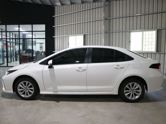 里程履約保證僅跑9千 豪華版原廠保固 i-Key 盲點偵測 ACC 車道偏離 CARPLAY LED日行燈 胎壓偵測  第3張相片