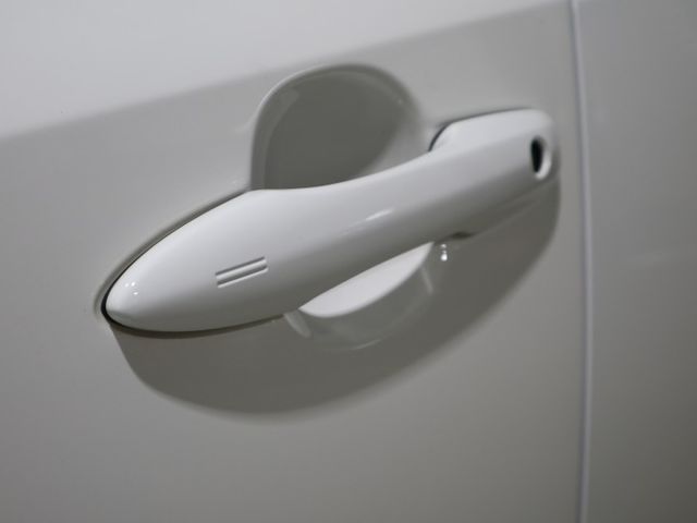 里程履約保證僅跑9千 豪華版原廠保固 i-Key 盲點偵測 ACC 車道偏離 CARPLAY LED日行燈 胎壓偵測  第8張相片