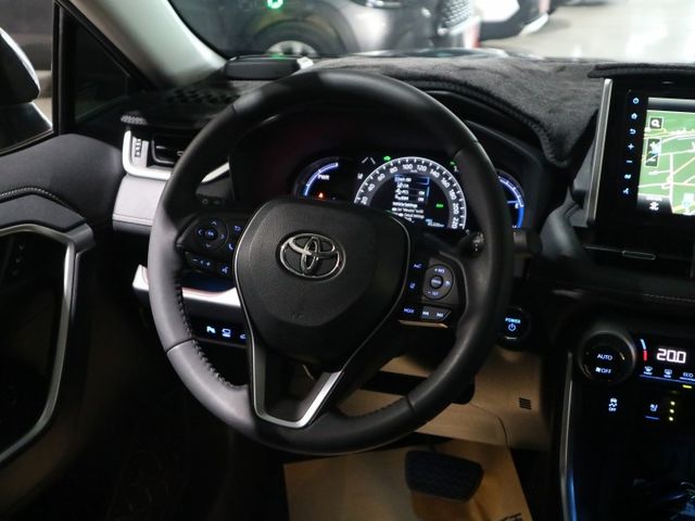 里程履約保證僅跑4萬 油電旗艦4WD 盲點 LED頭燈/日行燈/尾燈 電動座椅/天窗/尾門 環景 導航 CARPLAY  第9張相片