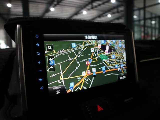 里程履約保證僅跑4萬 油電旗艦4WD 盲點 LED頭燈/日行燈/尾燈 電動座椅/天窗/尾門 環景 導航 CARPLAY  第15張相片