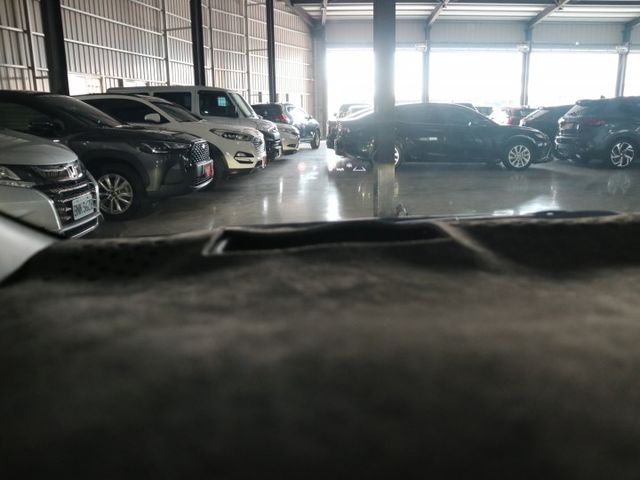 里程履約保證僅跑2萬 旗艦版原廠保固 數位儀表 CARPLAY 電動/加熱座椅 抬顯 盲點 環景 導航 ACC 車道偏離  第12張相片