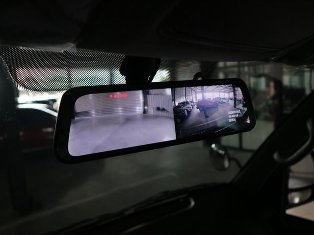 里程履約保證僅跑7千 加裝鐵架帆布 前後行車紀錄器 皮椅 霧燈 冷暖空調 斜坡起步 ESC+ABS 胎壓偵測 絕佳車況  第15張相片