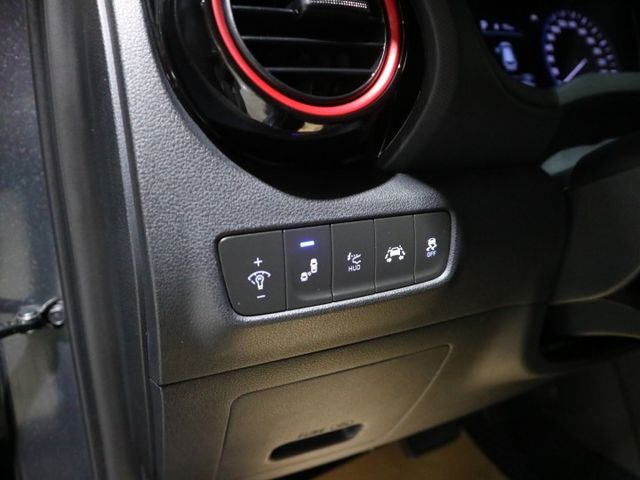 里程履約保證僅跑4萬 4WD 盲點 車道偏離 倒車顯影 CARPLAY 原廠保養 行車紀錄器 LED頭燈/日行燈/尾燈  第8張相片