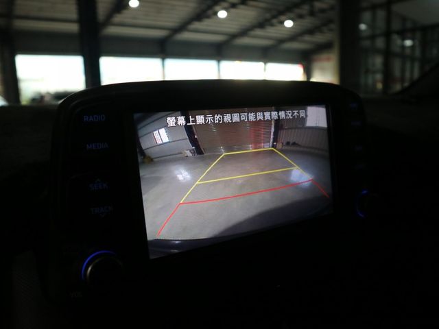 里程履約保證僅跑4萬 4WD 盲點 車道偏離 倒車顯影 CARPLAY 原廠保養 行車紀錄器 LED頭燈/日行燈/尾燈  第14張相片