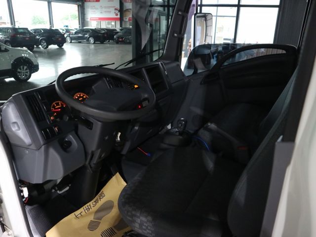 里程履約保證僅跑6萬 自排 鐵斗 升降尾門 行車紀錄器 電動窗 音響主機 冷暖空調 天篷無菸疤 賺錢/載貨最佳好幫手  第10張相片