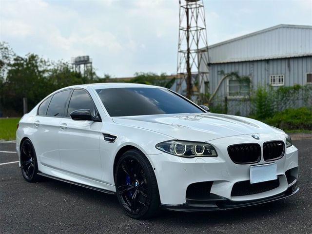BMW寶馬 M5 SEDAN  第2張相片