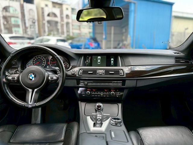 BMW寶馬 M5 SEDAN  第4張相片