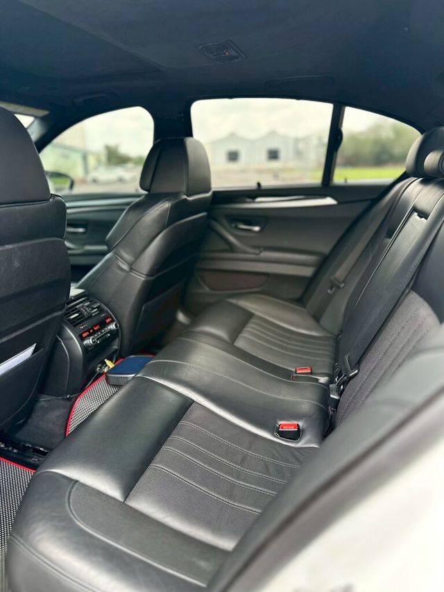 BMW寶馬 M5 SEDAN  第6張相片