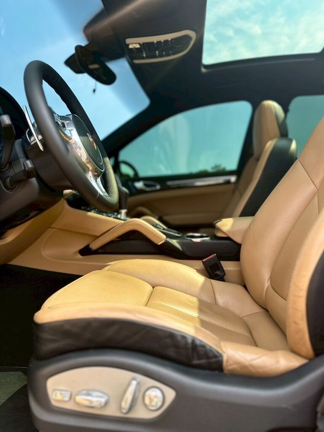 PORSCHE保時捷 CAYENNE  第6張相片