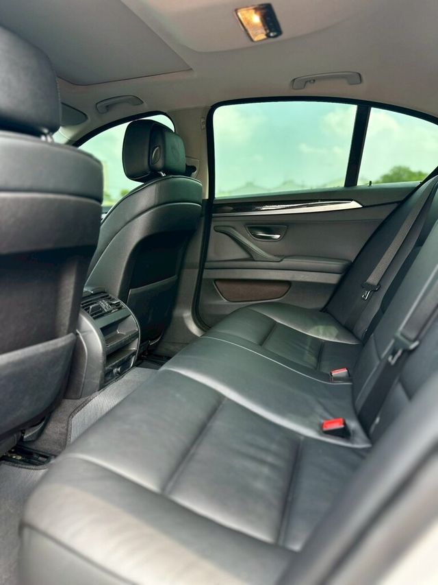 BMW寶馬 520I  第8張相片