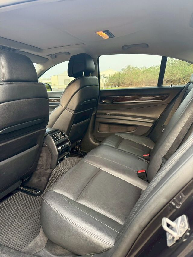 BMW寶馬 730D  第9張相片
