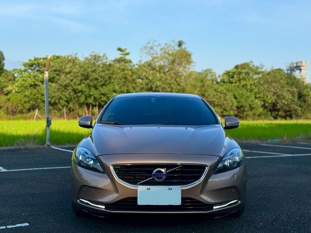 VOLVO富豪 V40  第2張相片
