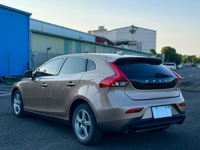 VOLVO富豪 V40  第6張相片