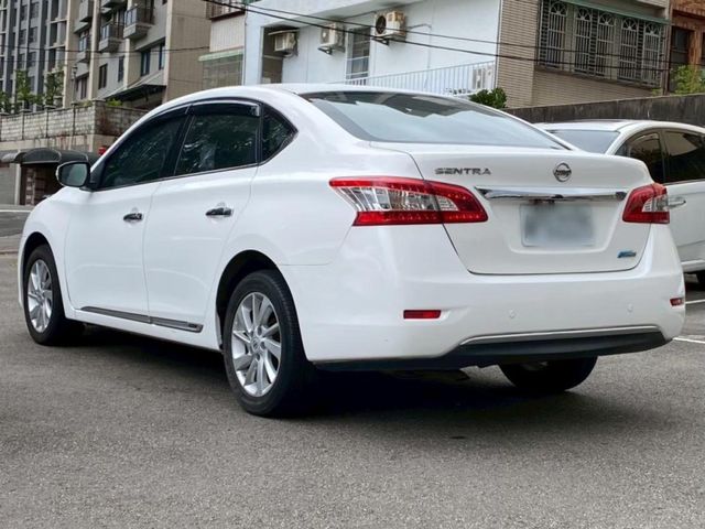 Nissan Sentra  第7張相片