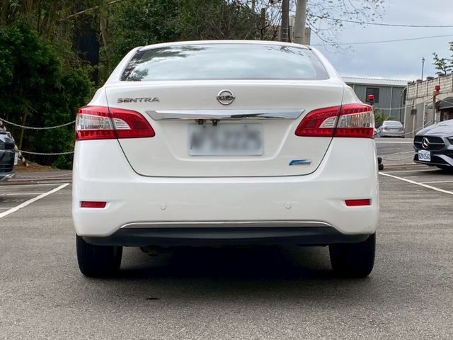 Nissan Sentra  第8張相片