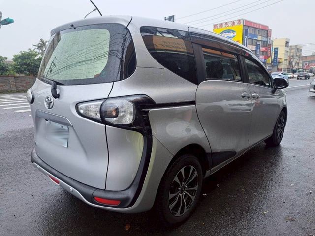 Toyota SIENTA  第7張相片