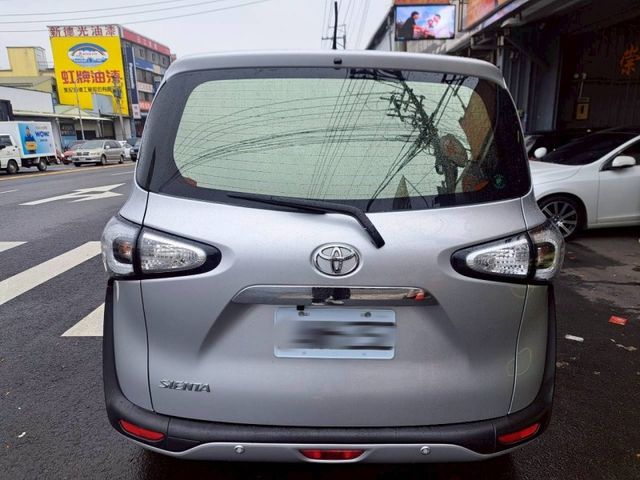 Toyota SIENTA  第8張相片