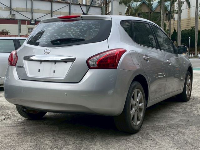 Nissan Tiida  第9張相片