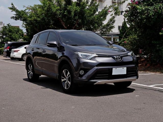 Toyota RAV4  第6張相片