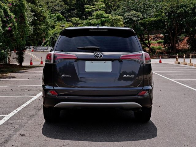 Toyota RAV4  第8張相片