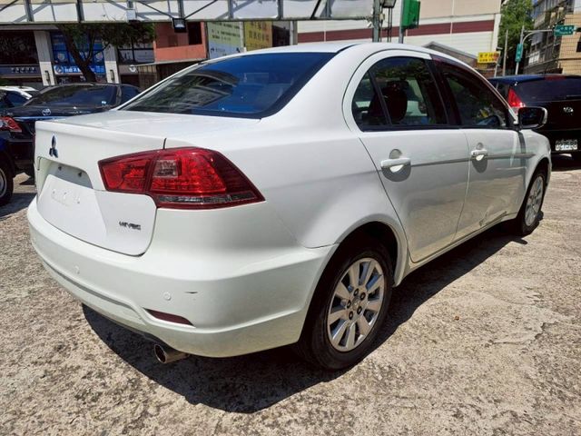 2009 三菱 fortis 1.8 經濟實惠代步車  第9張相片