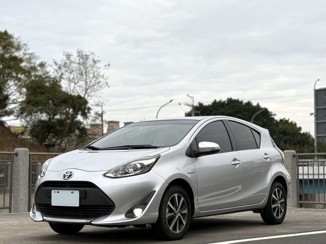 TOYOTA豐田 PRIUS C  第1張相片