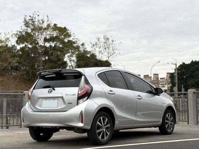 TOYOTA豐田 PRIUS C  第2張相片