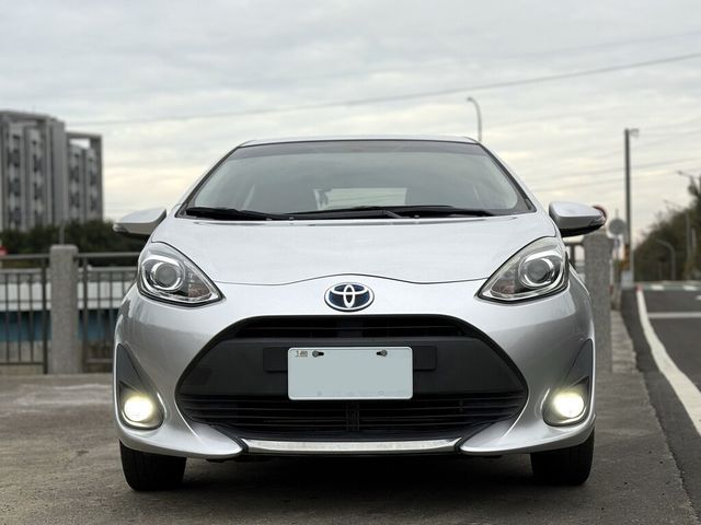 TOYOTA豐田 PRIUS C  第3張相片
