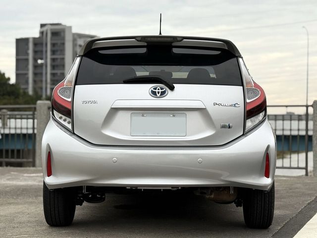 TOYOTA豐田 PRIUS C  第4張相片
