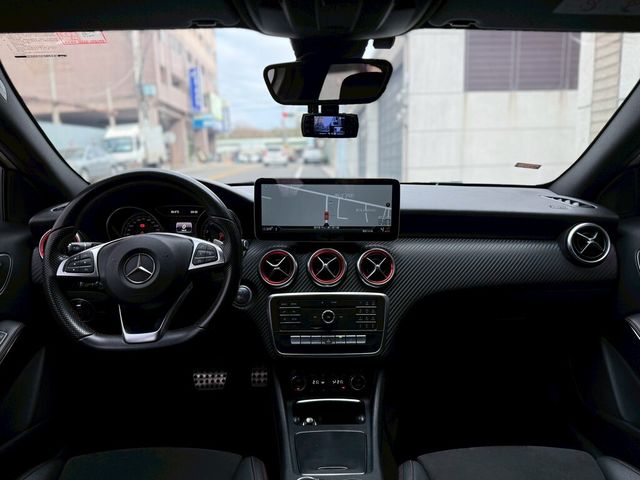 M-BENZ賓士 A180  第5張相片