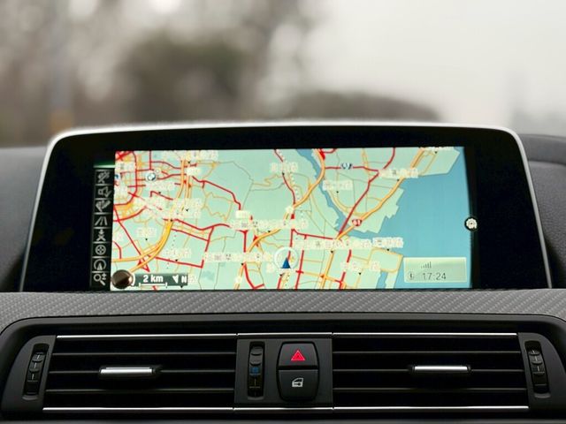 BMW寶馬 M6 COUPE  第15張相片