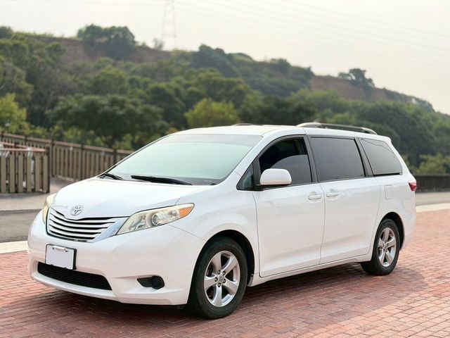 TOYOTA豐田 SIENNA  第1張相片