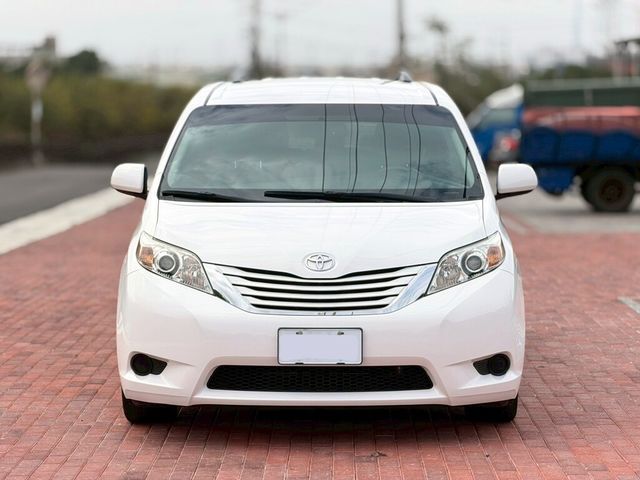 TOYOTA豐田 SIENNA  第3張相片